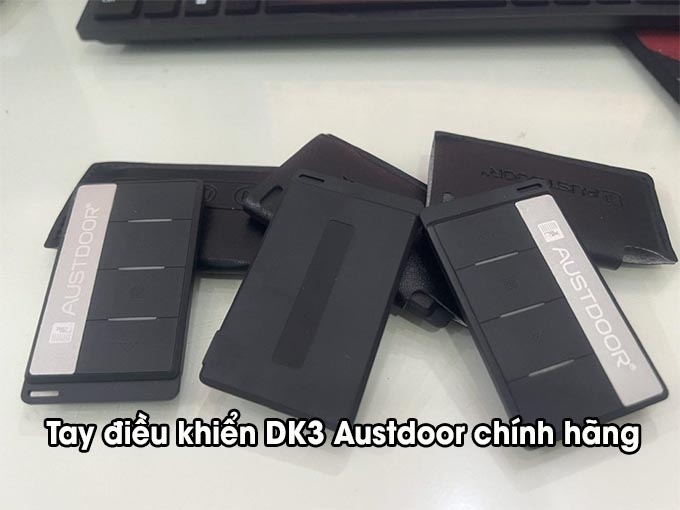 tay điều khiển DK3 Austdoor chính hãng với công nghệ Pin sạc Lythium bền bỉ gấp 10 lần